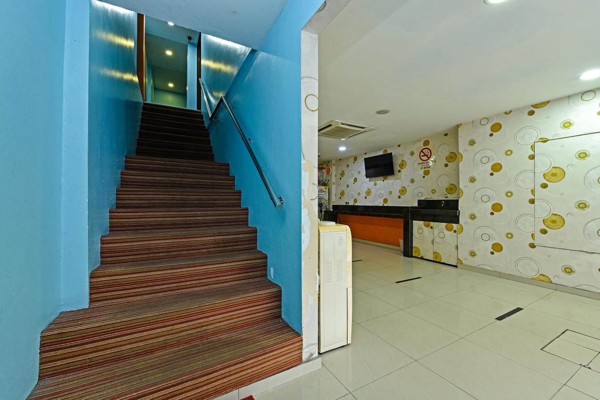 Super Oyo 992 Orange Hotel Kuala Pilah Εξωτερικό φωτογραφία