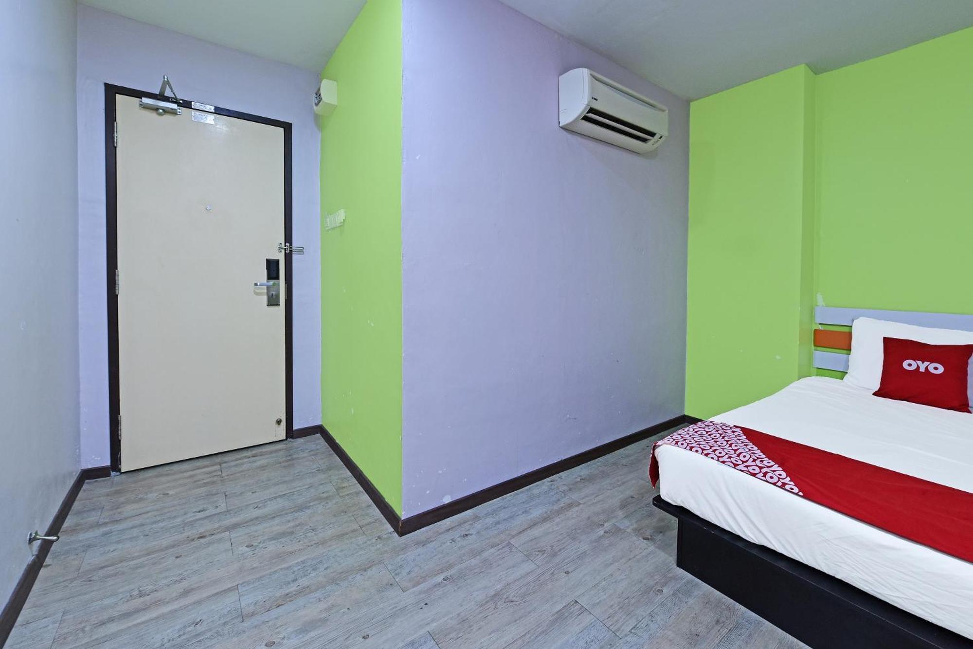 Super Oyo 992 Orange Hotel Kuala Pilah Εξωτερικό φωτογραφία