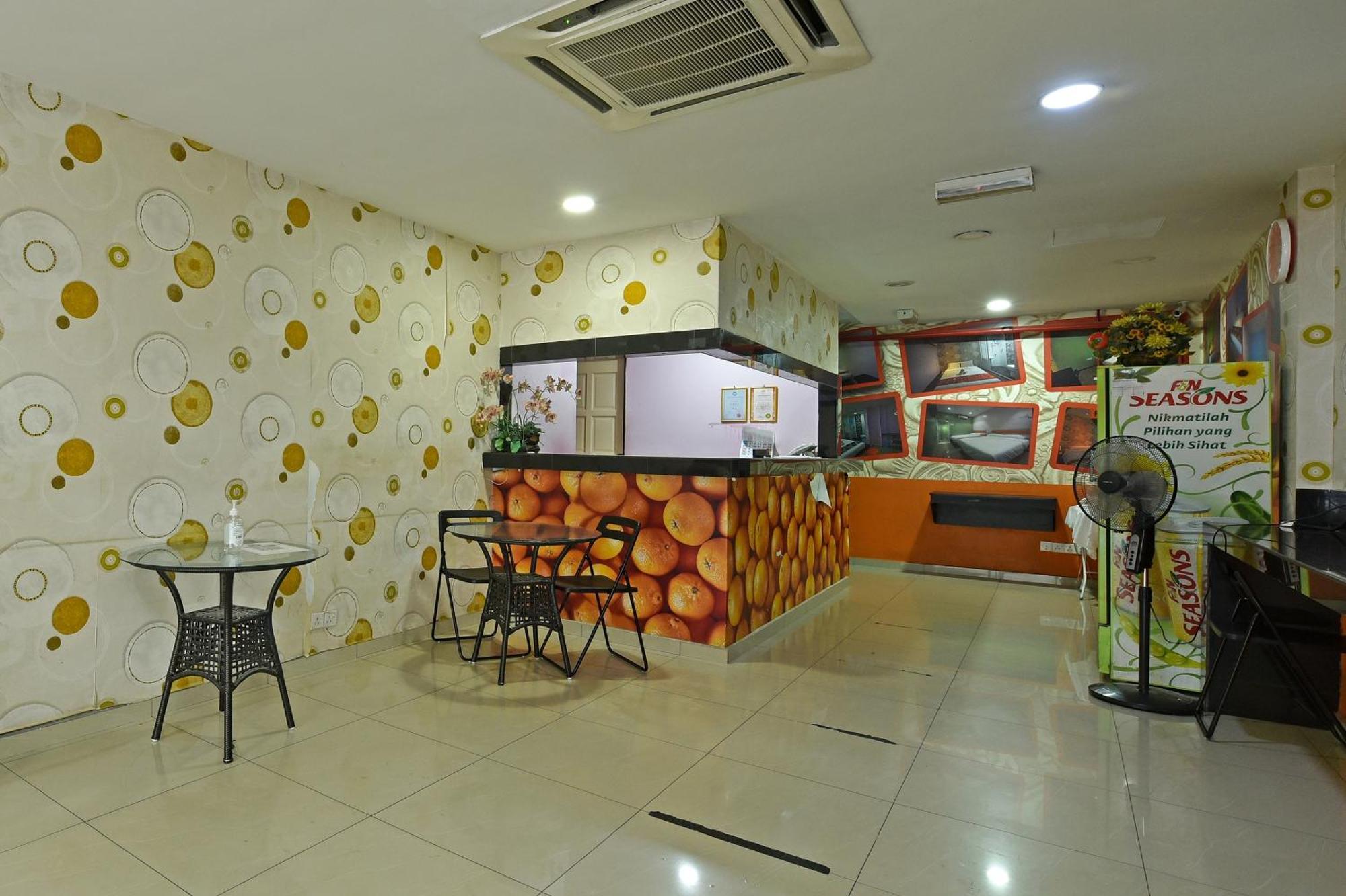 Super Oyo 992 Orange Hotel Kuala Pilah Εξωτερικό φωτογραφία