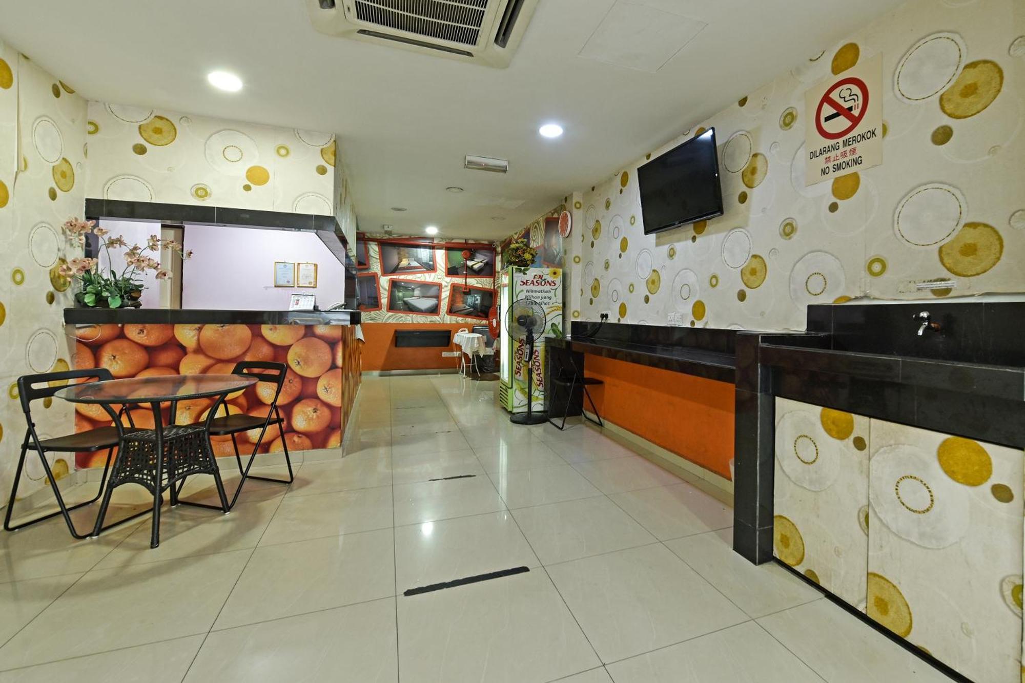 Super Oyo 992 Orange Hotel Kuala Pilah Εξωτερικό φωτογραφία
